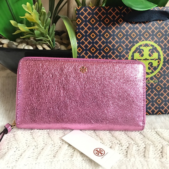 Tory Burch Handbags - Price Firm* Tory Burch Crinkle Metallic Zip Wallet